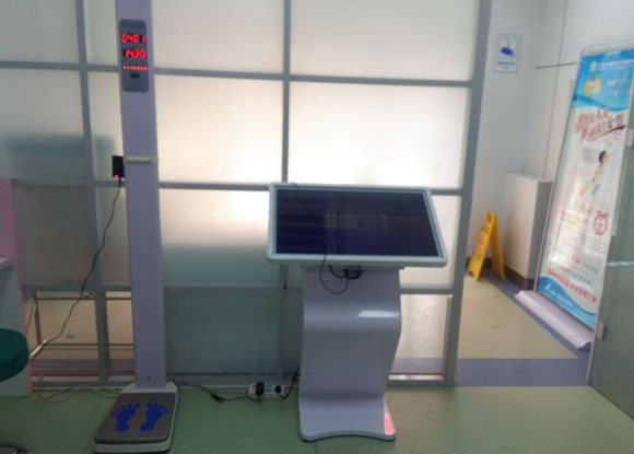 陜西基層衛(wèi)生專(zhuān)業(yè)委員會(huì)專(zhuān)家成員健康小屋參觀交流 陜西基層衛(wèi)生專(zhuān)業(yè)委員會(huì)專(zhuān)家成員健康小屋參觀交流