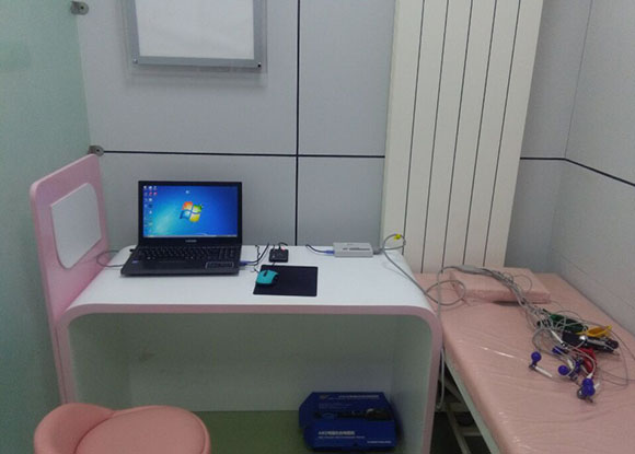 寶雞市人大代表參觀健康小屋 寶雞市人大代表參觀健康小屋